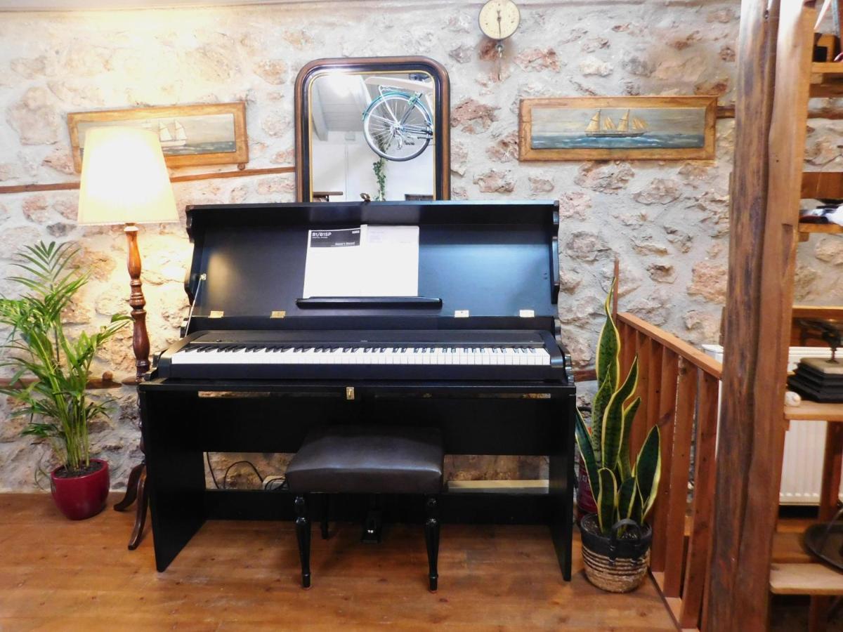 Lílaia Agoriani Art Suite - 4 Seasons' Natural Living מראה חיצוני תמונה